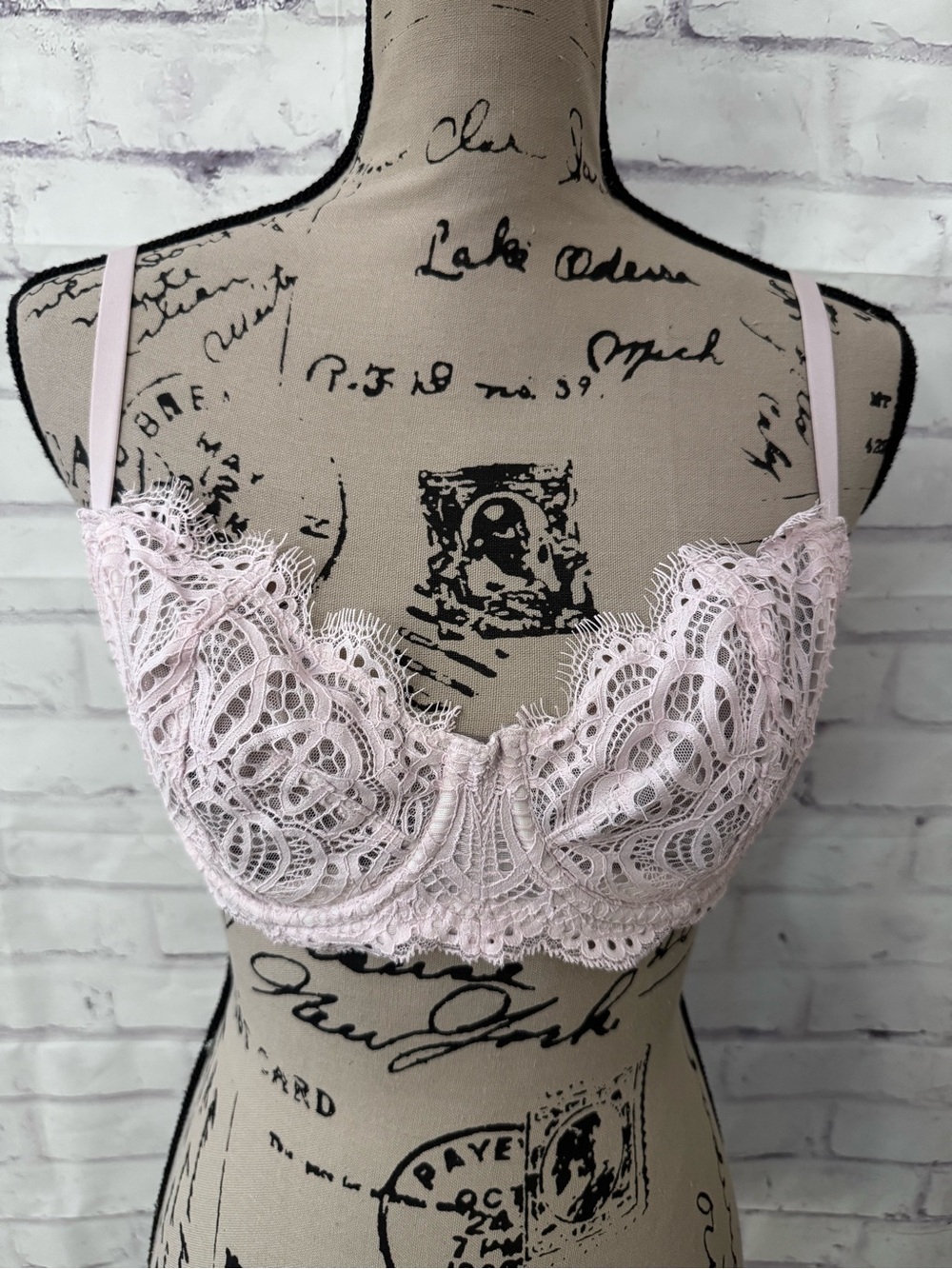 Victoria’s Secret Dream Angels Bra Push Up Without Padding 34DD Pink Lace Sexy